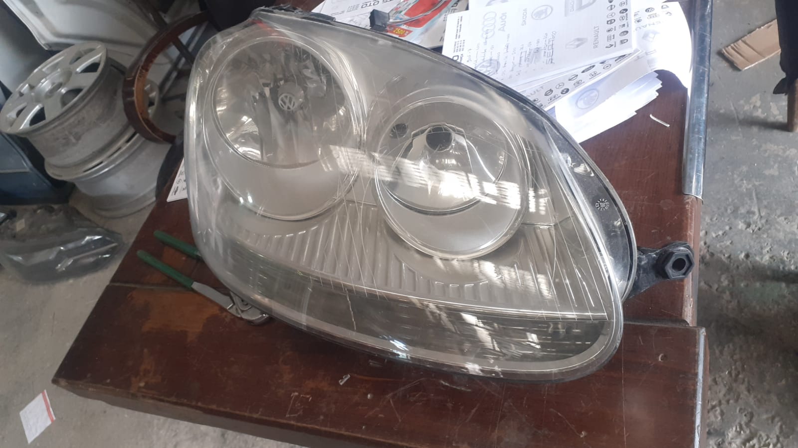 Golf 5 sağ far